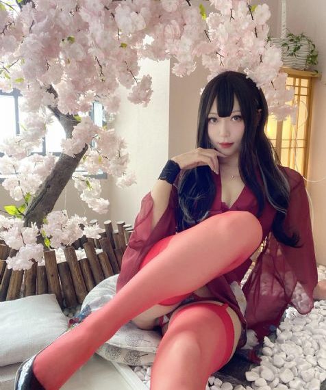 鬼影敲门