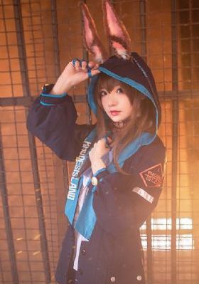 那女孩真帅
